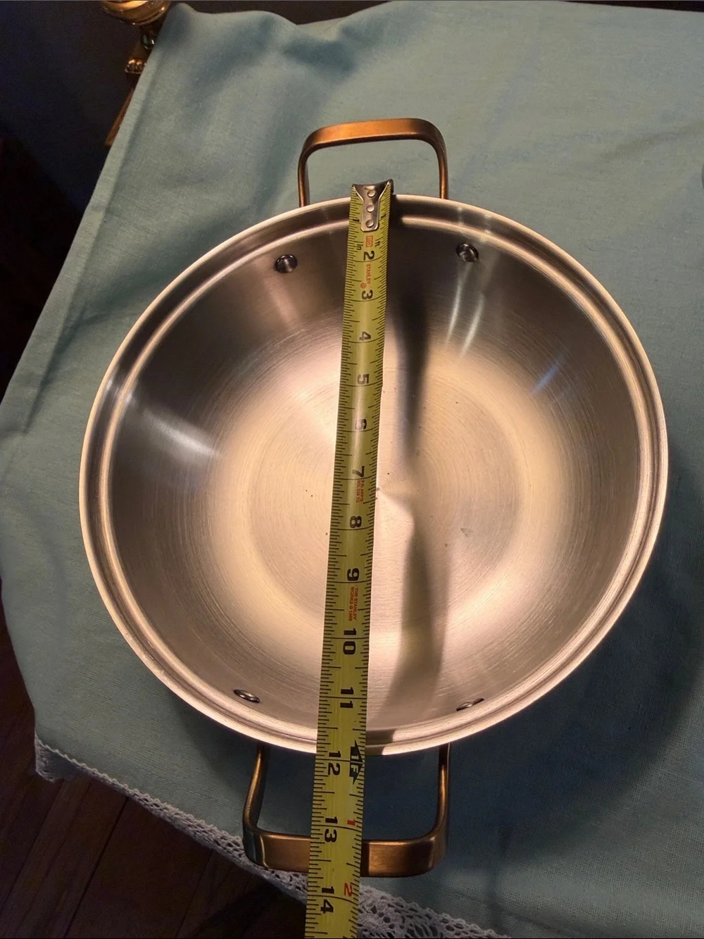 DELARLO Stainless Steel Covered Serving Pan with Gold-Tone Handles